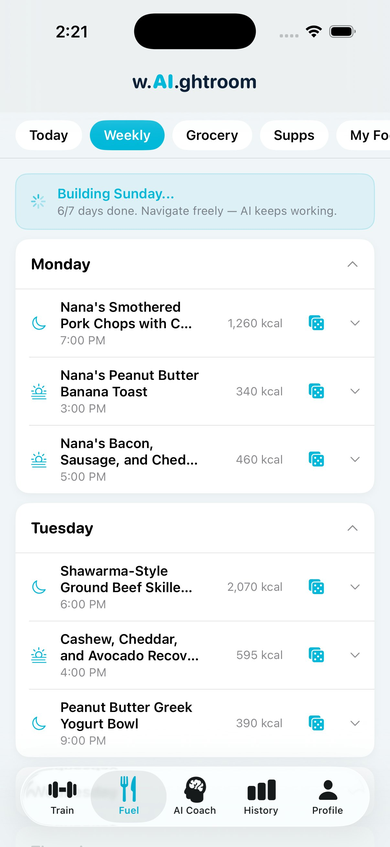 w.AI.ghtroom weekly meal plan showing daily meals with calorie counts